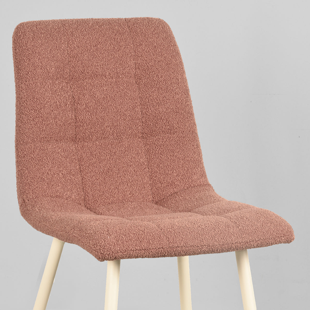 LABEL51 Eetkamerstoel Nino – Warme Bouclé – Chic & Tijdloos